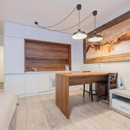 Bright & Stylish Near Center Apartman *